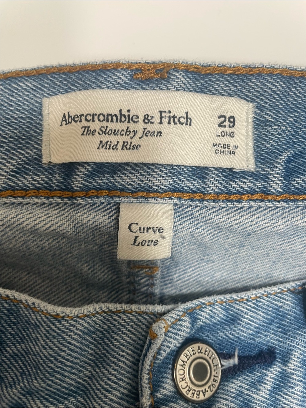 Abercrombie & Fitch Light Wash Slouchy Midrise Jean - Picture 3 of 3